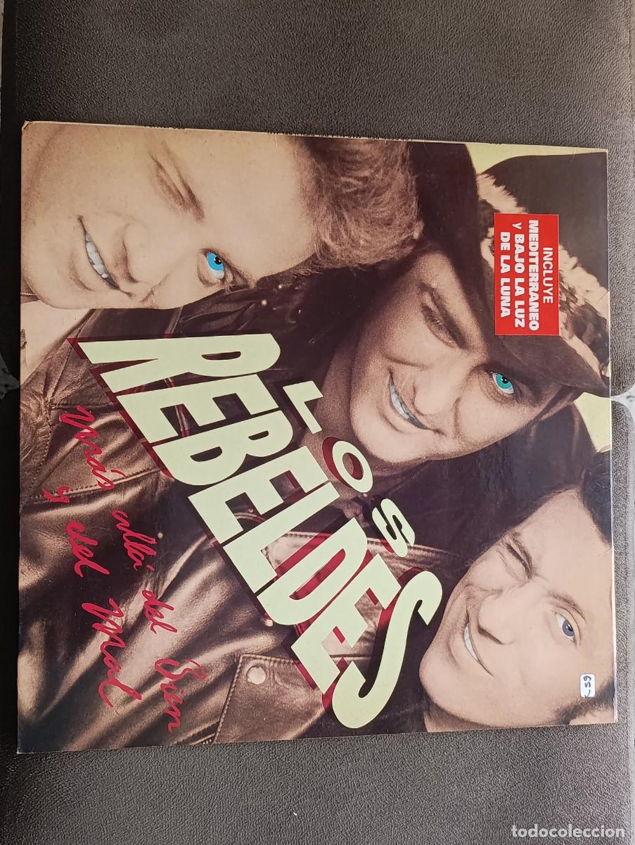 Discos de vinilo: LP LOS REBELDES MS ALLA DEL BIEN Y DEL MAR - Foto 1