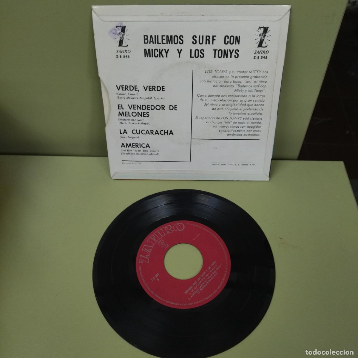 Discos de vinilo: EP SINGLE DISCO VINILO BAILEMOS SURF CON MICKY Y LOS TONYS - Foto 2