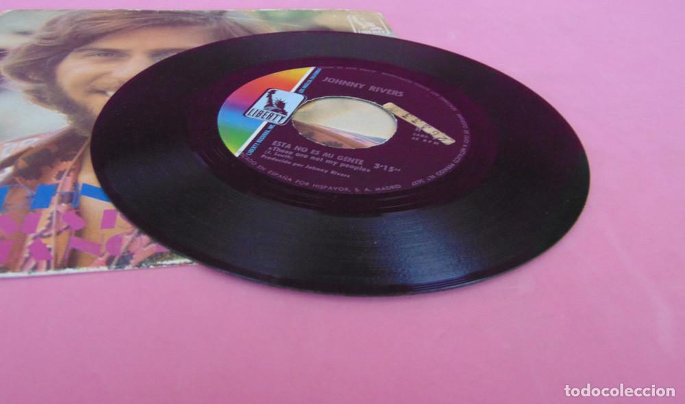 Discos de vinilo: Johnny Rivers &ndash; Jesus Is A Soul Man - SINGLE - Foto 4