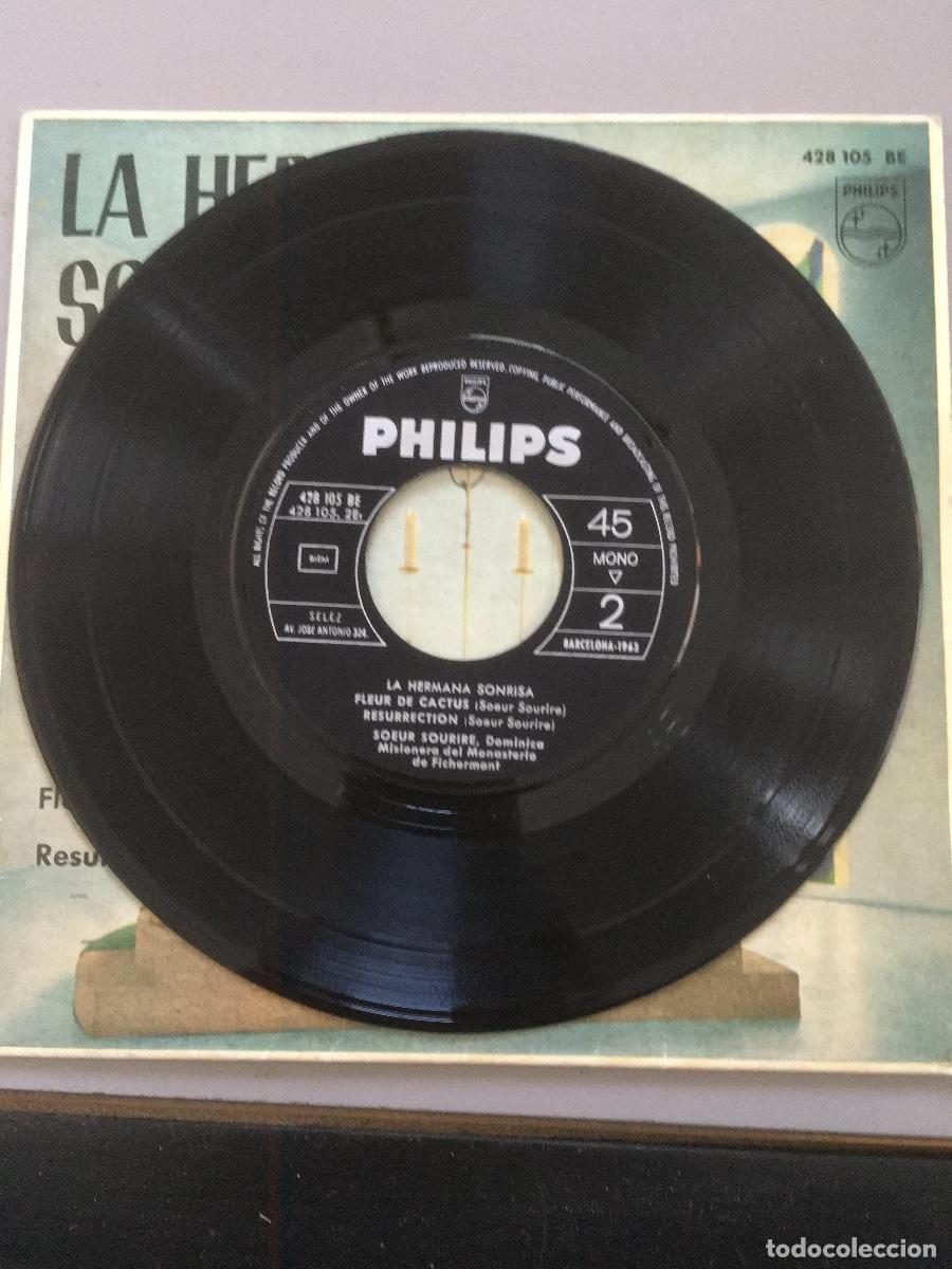 Discos de vinilo: LA HERMANA. SONRISA. -a&ntilde;o 1962- - Foto 2