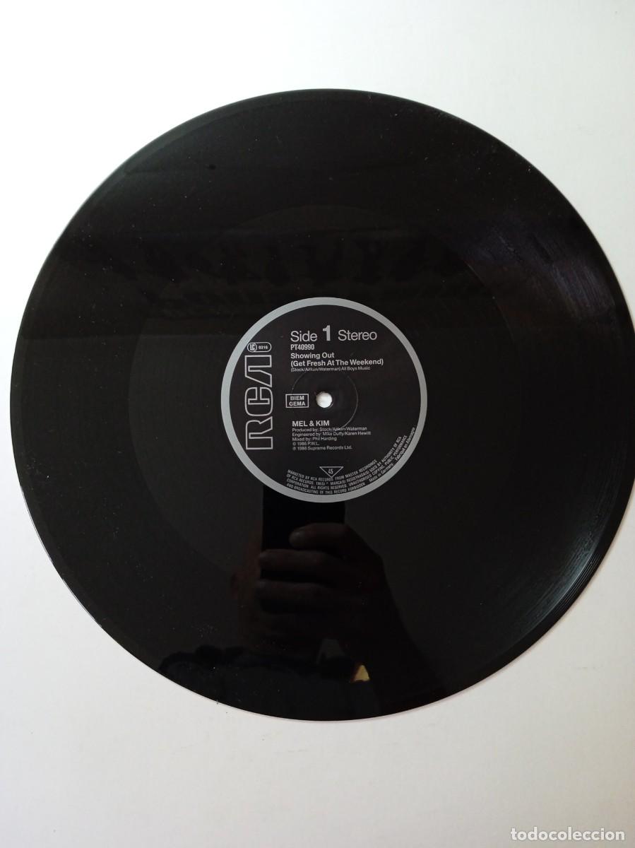 Discos de vinilo: MEL & KIM - SHOWING OUT - Foto 3