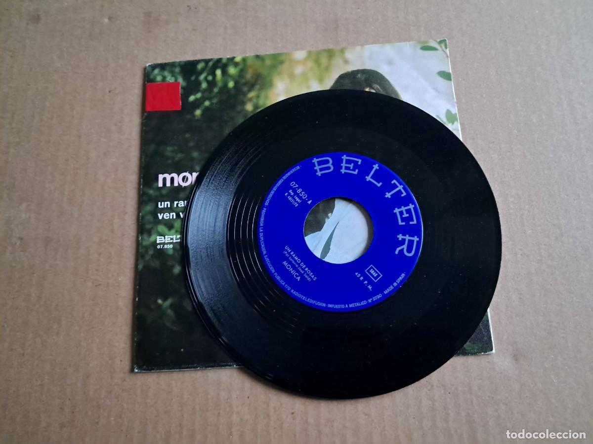 Discos de vinilo: MONICA - UN RAMO DE ROSAS SINGLE 1970 - Foto 2