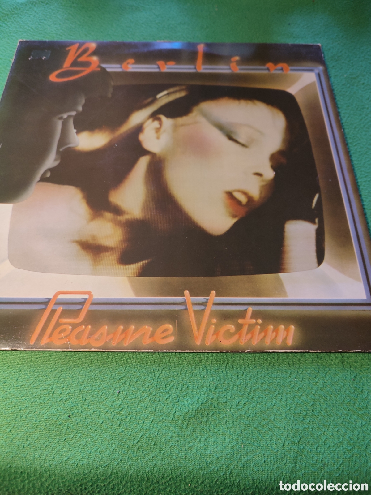 Discos de vinilo: Berl&iacute;n - Pleasure victim vinilo Lp - Foto 1