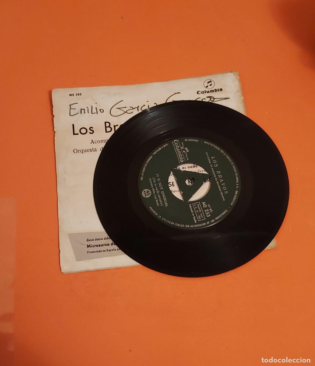 Discos de vinilo: LOS BRAVOS - ITS NOT UNUSUAL - SINGLE EL GRAN MUSICAL 1966 - Foto 6