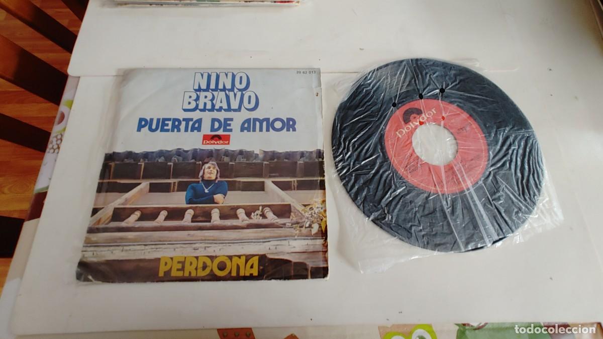 Discos de vinilo: NINO BRAVO-SINGLE PUERTA DE AMOR - Foto 1