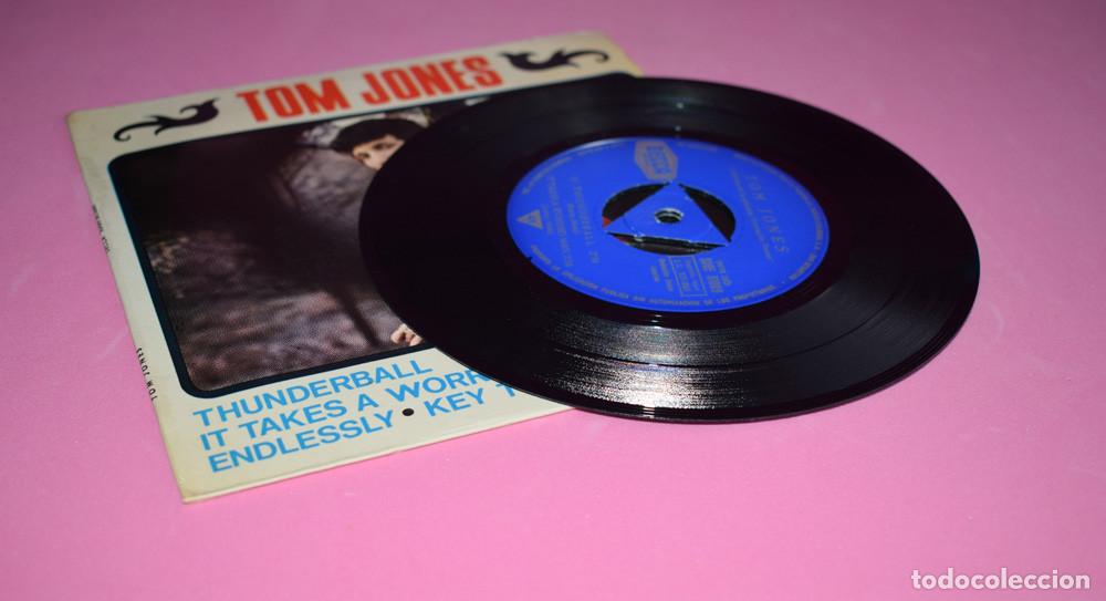 Discos de vinilo: Tom Jones &lrm;&ndash; Thunderball + 3 - EP 1965 - Foto 4