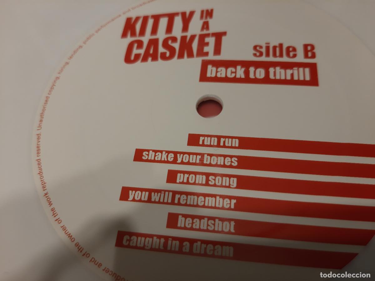 Discos de vinilo: KITTY IN A CASKET -BACK TO THRILL- (2011) LP DISCO VINILO - Foto 2