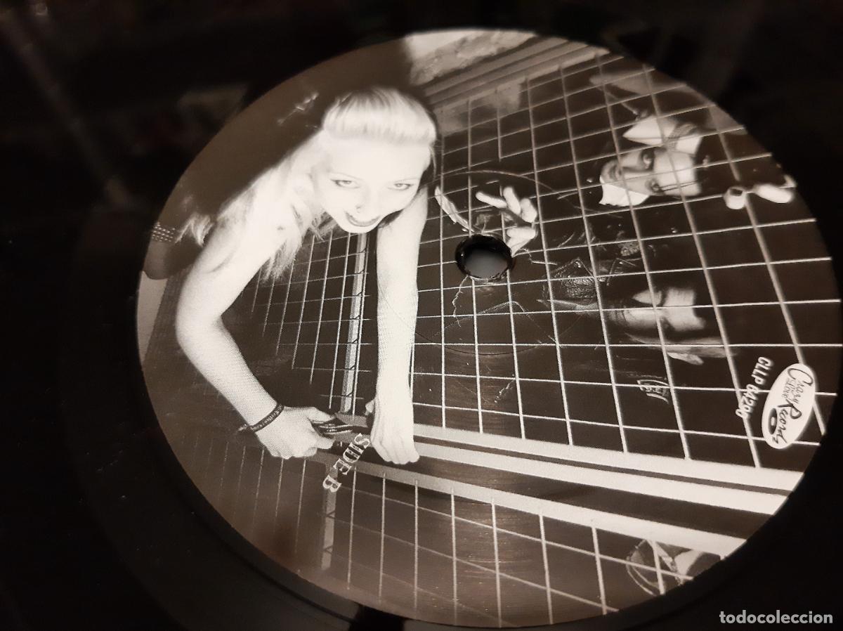 Discos de vinilo: KITTY IN A CASKET -HORROR EXPRESS- (2009) LP DISCO VINILO - Foto 2