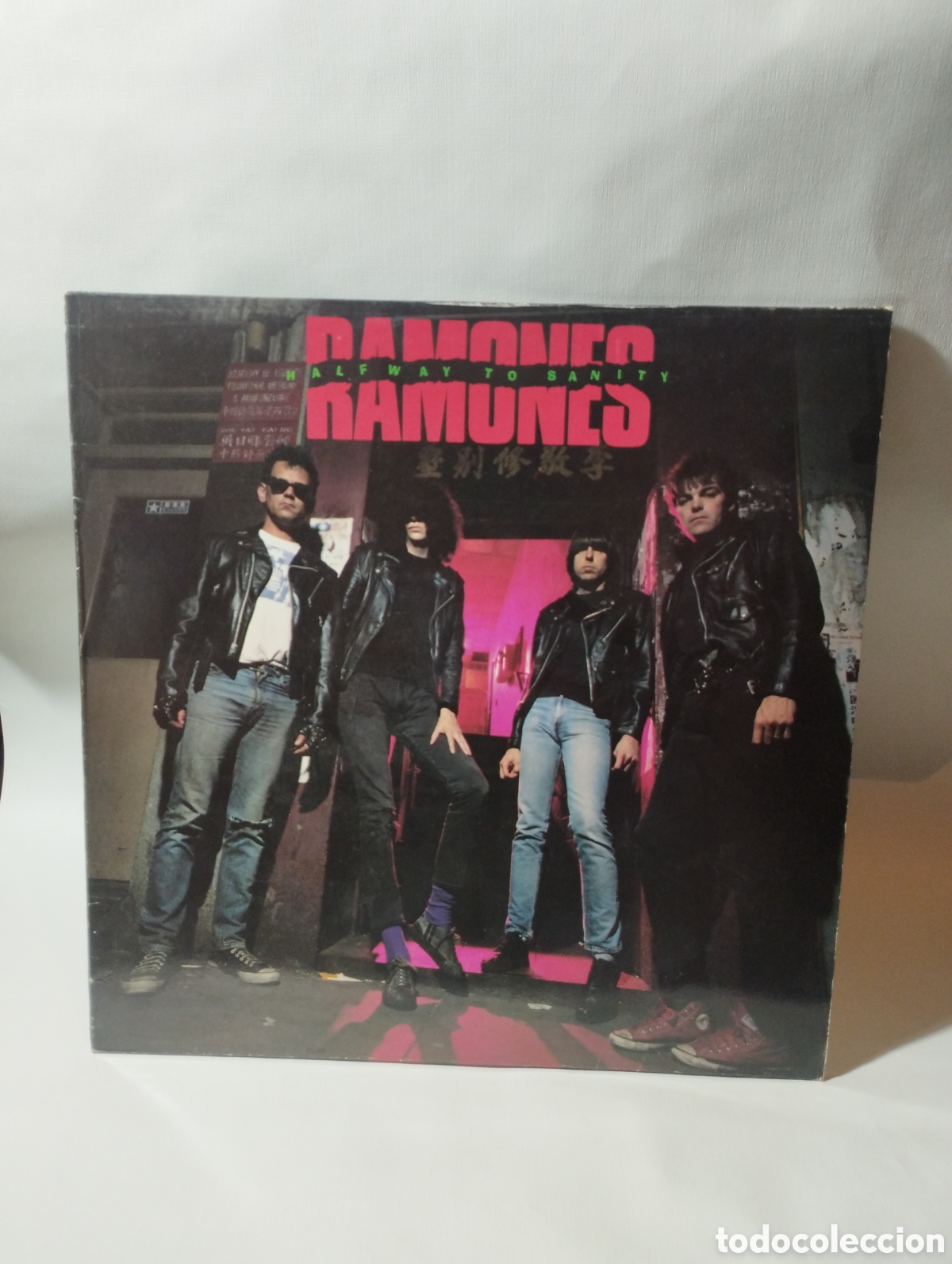 Discos de vinilo: Ramones. Halfway to sanity. Lp. Ariola. - Foto 1