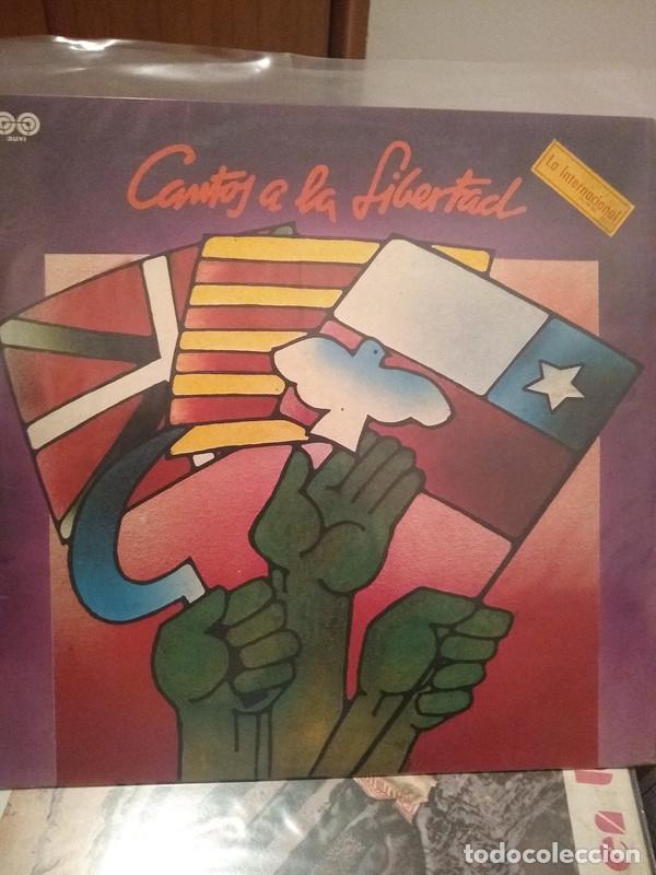 Discos de vinilo: LP Cantos a la Libertad (1977) - Foto 1