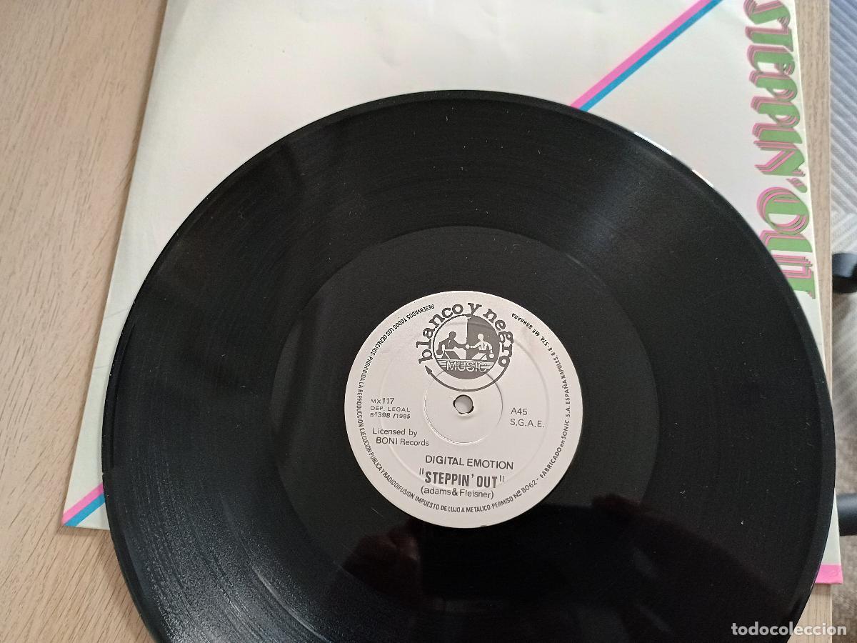 Discos de vinilo: Digital Emotion &lrm;&ndash; Steppin Out 1985 Electro, Disco - Foto 2
