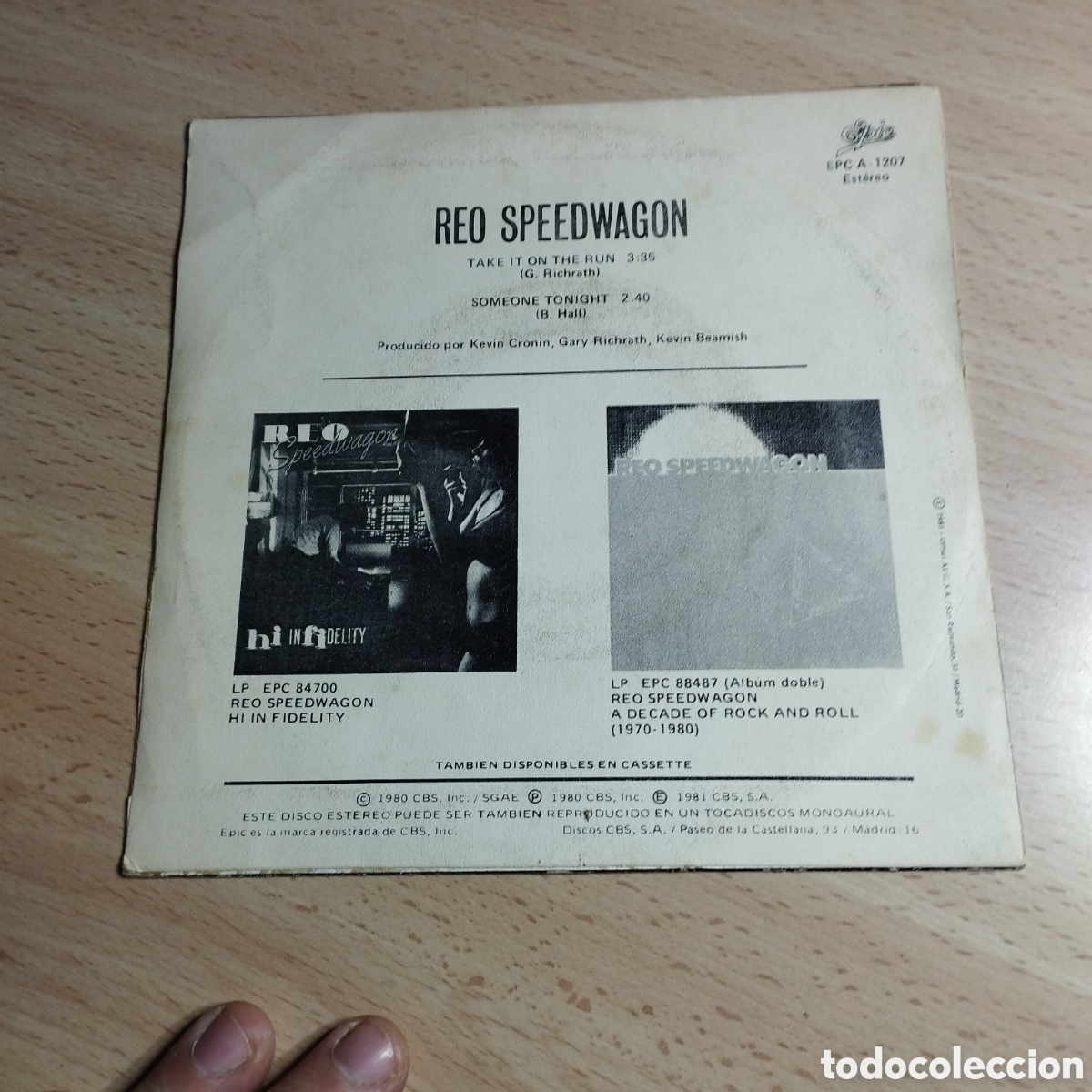 Discos de vinilo: Single 7&rdquo; PROMO. Reo Speedwagon 1981 take It on The run - Foto 2