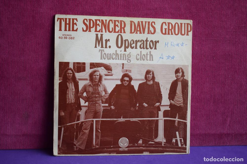 Discos de vinilo: The Spencer Davis Group &ndash; Mr. Operator / Touching Cloth - SINGLE 1973 - Foto 4