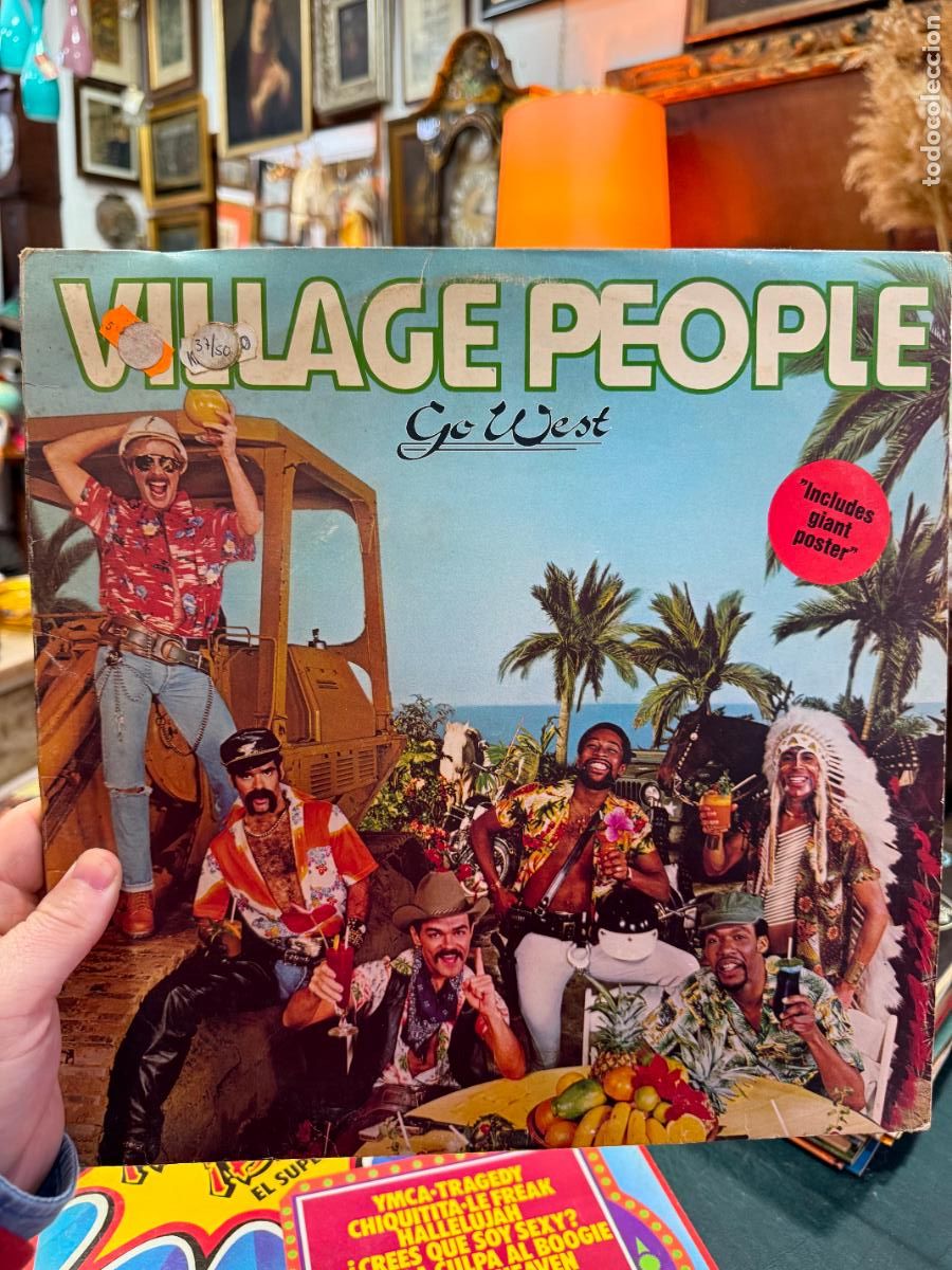 Discos de vinilo: LP VILLAGE PEOPLE - GO WEST - Foto 1