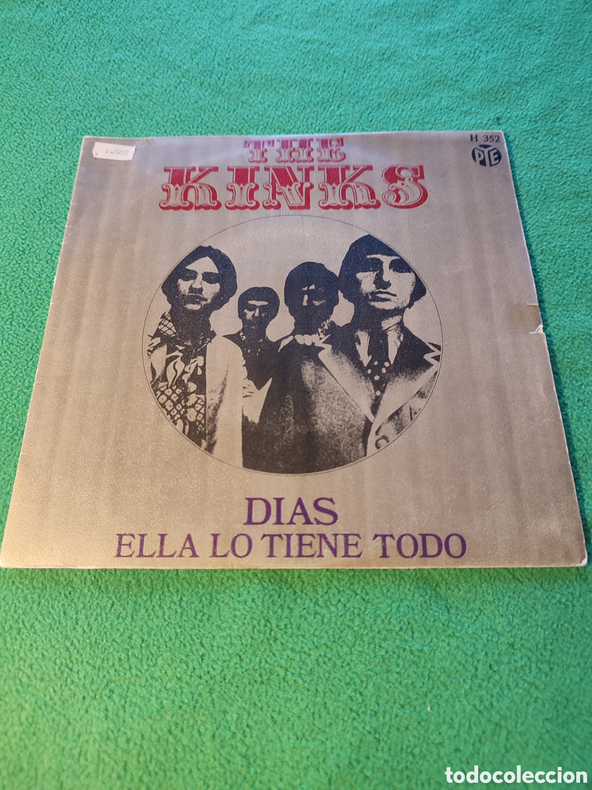 Discos de vinilo: The Kinks - Day / Ella lo tiene todo - Foto 1
