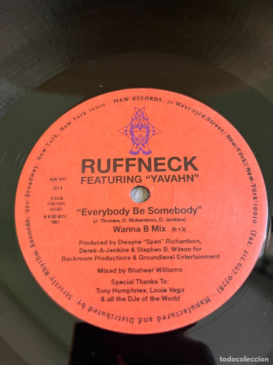 Discos de vinilo: Ruffneck Featuring Yavahn Everybody Be Somebody - Foto 3