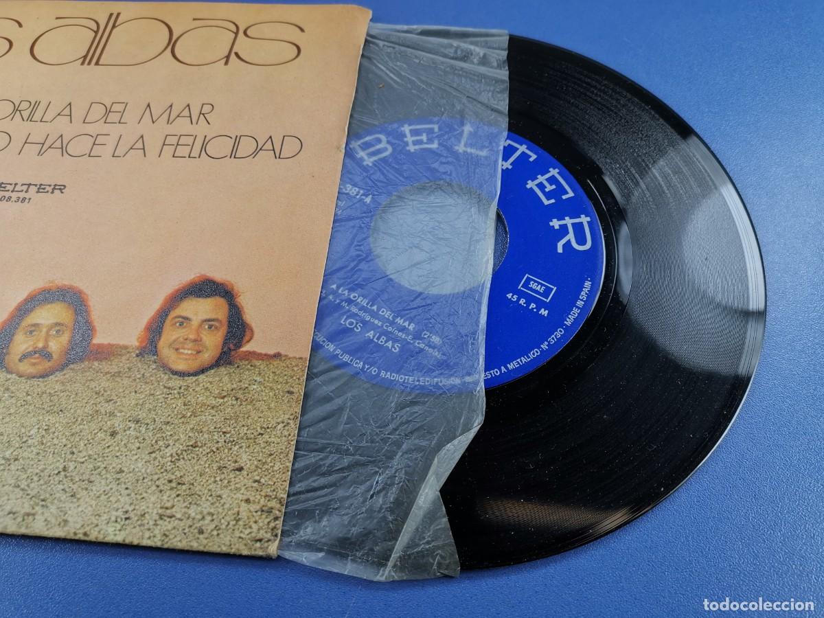Discos de vinilo: SINGLE LOS ALBAS - A LA ORILLA DEL MAR - ESPA&Ntilde;A - A&Ntilde;O 1974 - Foto 4