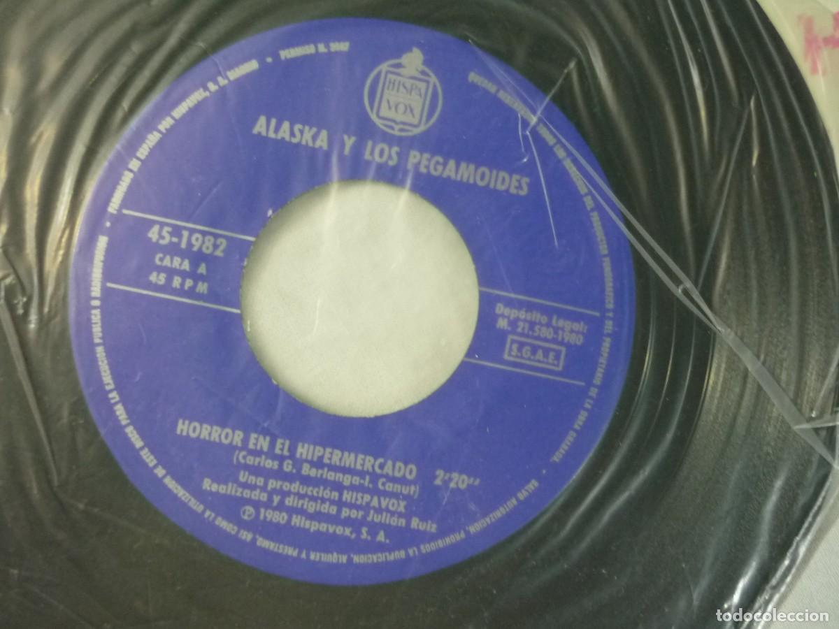 Discos de vinilo: Single vinilo Alaska y los Pegamoides Horror en el supermercado - Foto 4