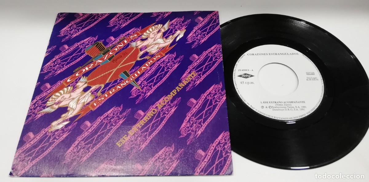 Vinyl records: SCO23-Corazones Estrangulados - Ese Extra&ntilde;o Acompa&ntilde;ante (7&rdquo;, Single)