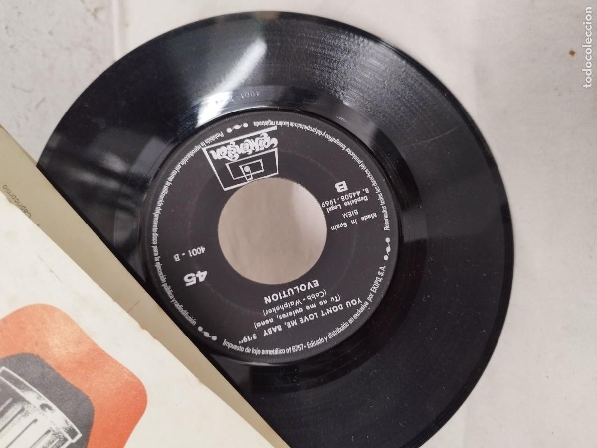 Discos de vinilo: Evolution &ndash; Fresh Garbage / You Dont Love Me Baby. Vinilo single. - Foto 3