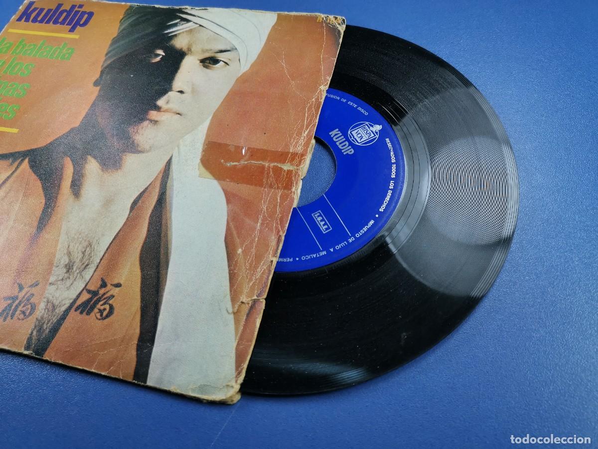 Discos de vinilo: KULDIP - LA BALADA DE LOS BOINAS VERDES .. SINGLE DE 1966 - HISPAVOX - Foto 3