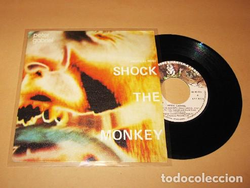 Discos de vinilo: PETER GABRIEL - SHOCK THE MONKEY (ASUSTA AL MONO) - SINGLE - 1982 - SPAIN - Foto 1