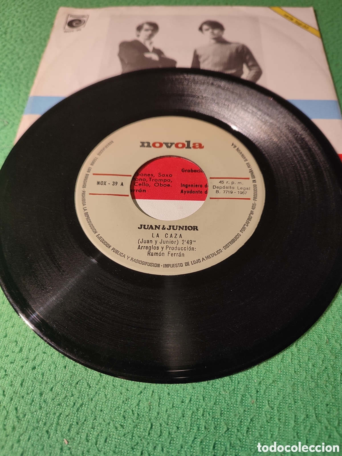 Discos de vinilo: Juan & Junior - La caza / Nada - Foto 3