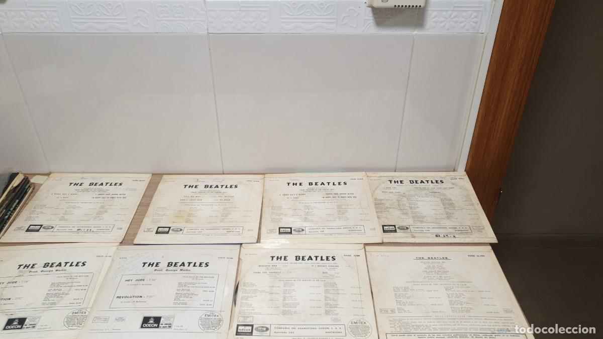 Discos de vinilo: 25 SINGLES THE BEATLES - Foto 4