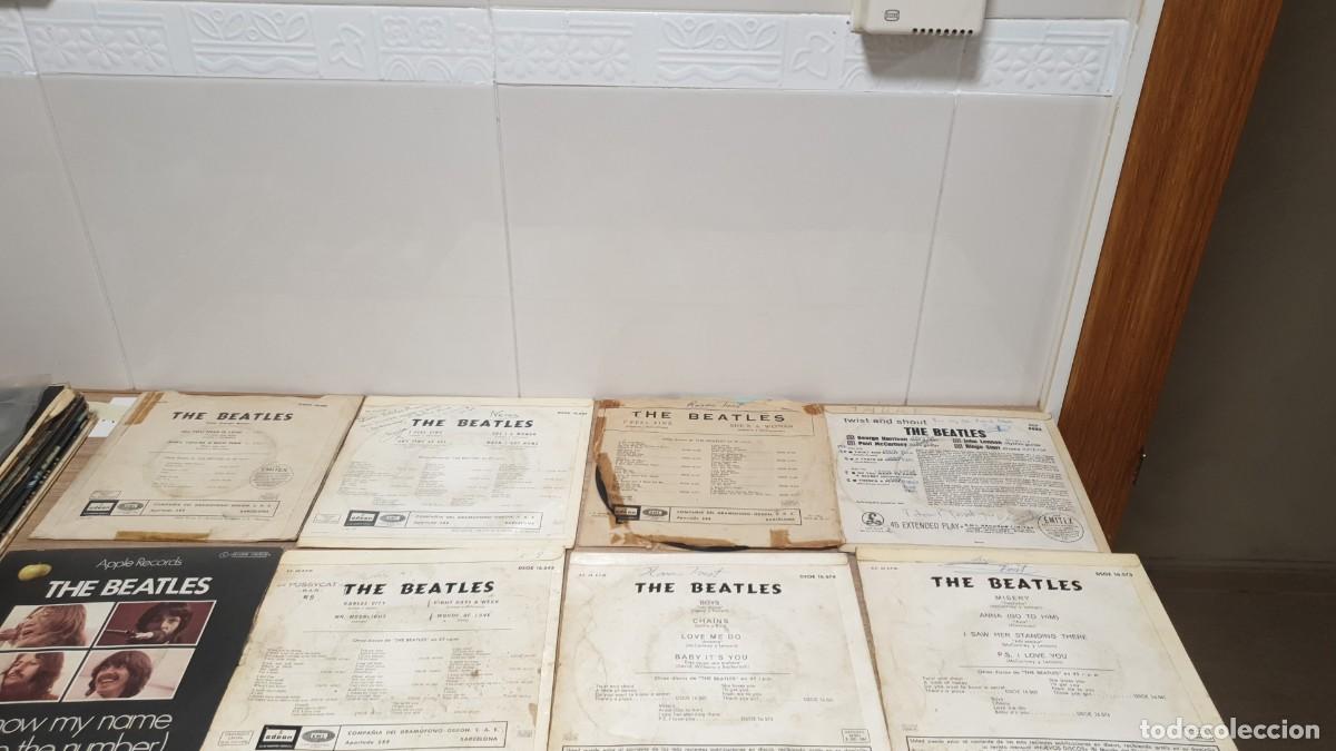 Discos de vinilo: 25 SINGLES THE BEATLES - Foto 5