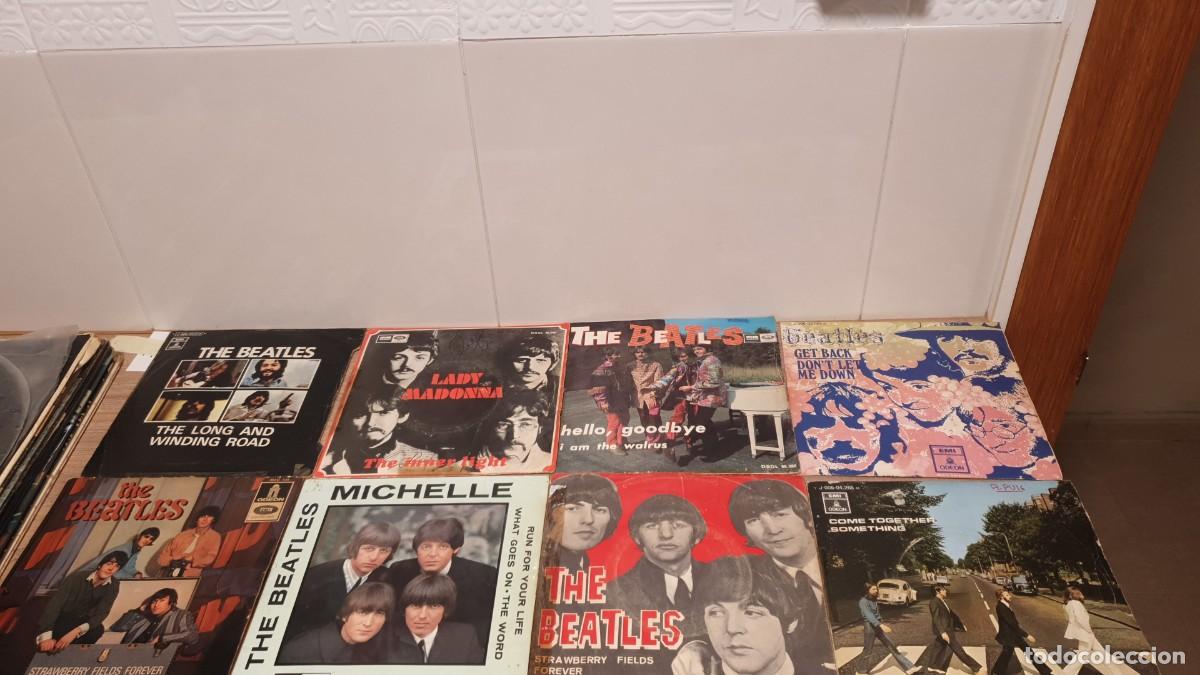 Discos de vinilo: 25 SINGLES THE BEATLES - Foto 7