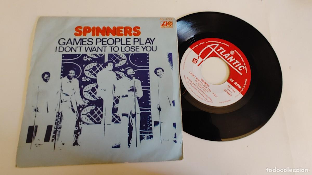 Discos de vinilo: SPINNERS-SINGLE GAMES PEOPLE PLAY - Foto 1