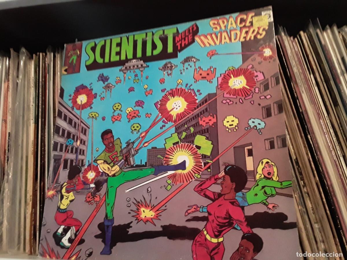 Discos de vinilo: Scientist &lrm;&ndash; Scientist Meets The Space Invaders - lp edic. uk 1981 - Foto 1