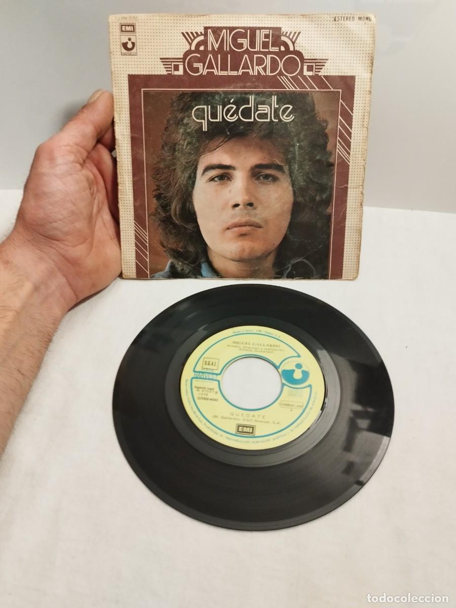 Discos de vinilo: Miguel gallardo, qu&eacute;date, dime amigo. 7&rdquo;. - Foto 1