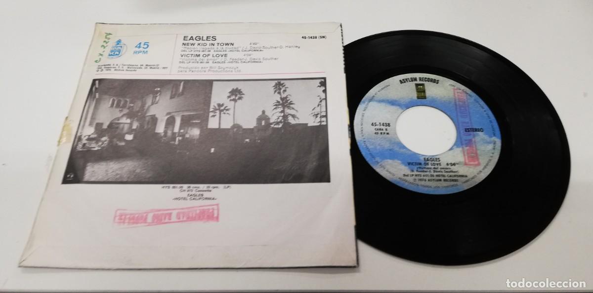 Discos de vinilo: SCO29-Eagles - New Kid In Town (7&rdquo;, Single) - Foto 2