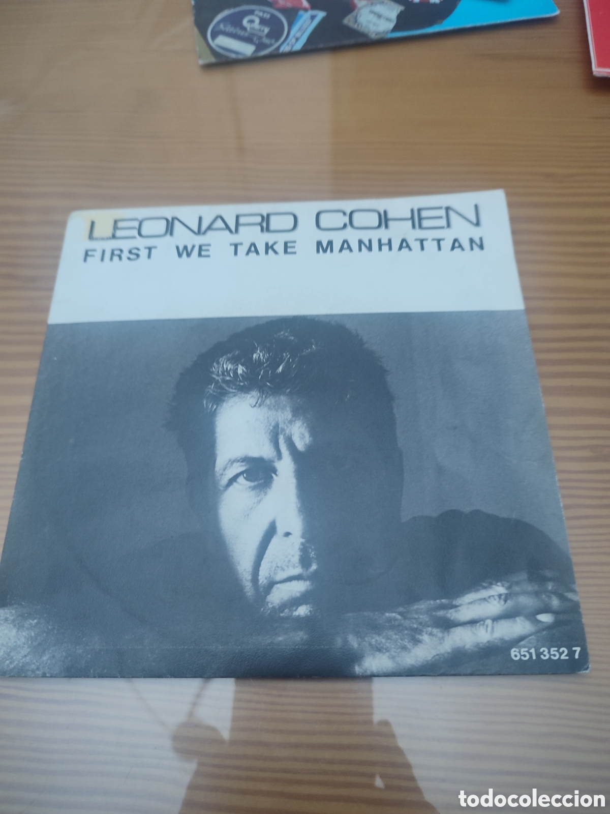 Discos de vinilo: Disco vinilo single de Leonard Cohen &rdquo; First We Take Manhattan &rdquo; vinilo como nuevo - Foto 1