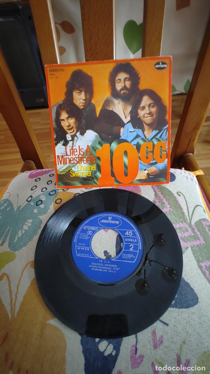 Discos de vinilo: 10 CC-SINGLE LIFE IS A MINESTRONE - Foto 1
