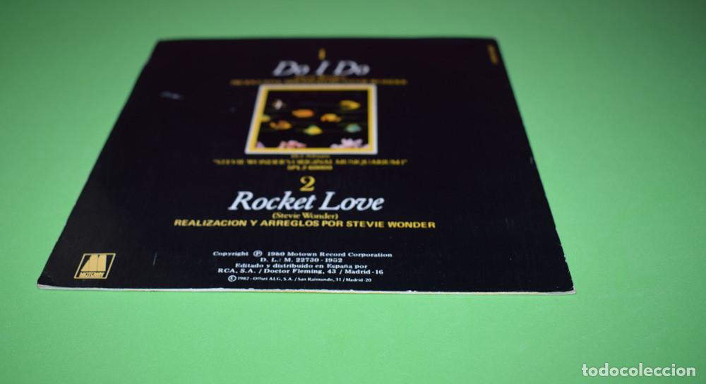 Discos de vinilo: Stevie Wonder &ndash; Do I Do - SINGLE 1982 - Foto 3
