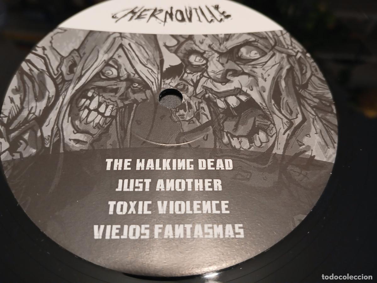 Discos de vinilo: CHERNOVILLE & KRANG -SPLIT CHERNOVILLE/KRANG- (2014) VINILO 10&rdquo; - Foto 4