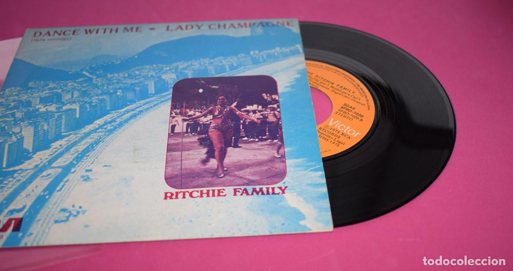 Discos de vinilo: RITCHIE FAMILY - DANCE WITH ME - SINGLE 1975 - Foto 4
