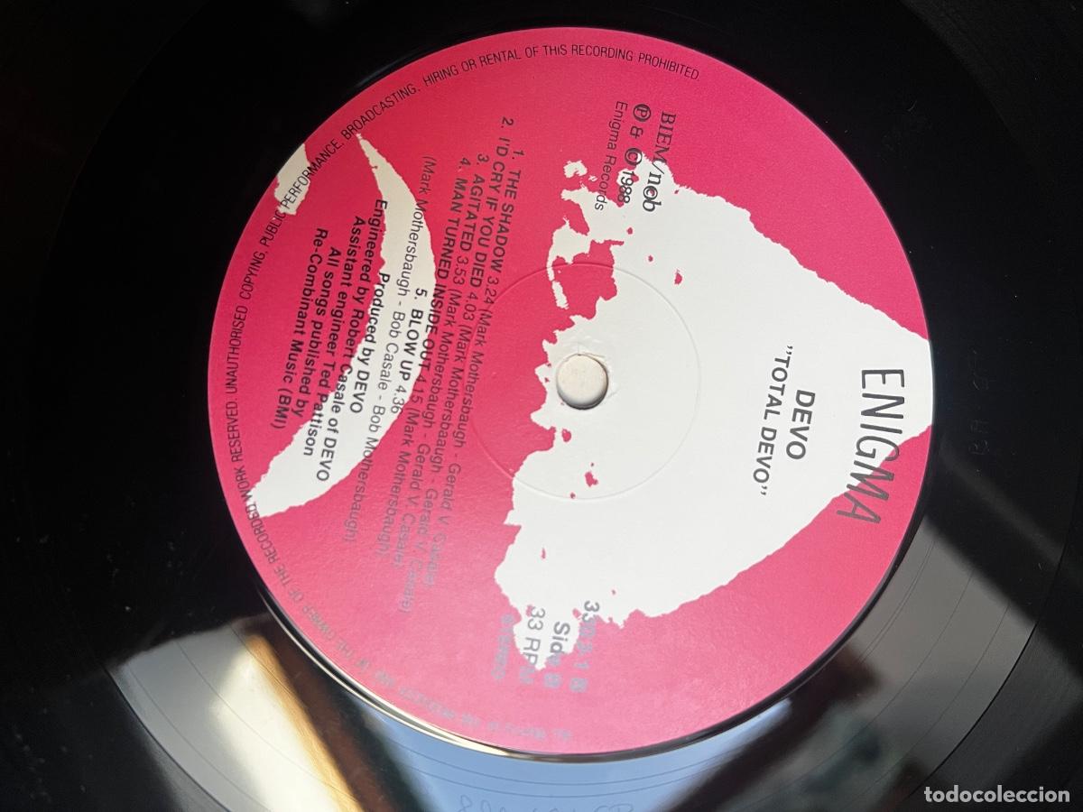 Discos de vinilo: DEVO. TOTAL DEVO. 11 DIGITAL CARTOONS FROM DE DE-EVOLUTION BAND + Art&iacute;culo BOB CASALE. TECNO POP. - Foto 7