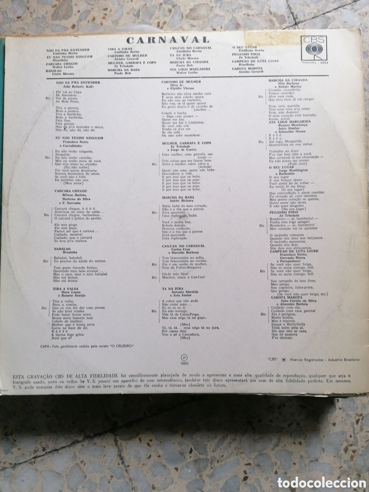 Discos de vinilo: LP ISTO E CARNAVAL BRASIL 1965 - Foto 2