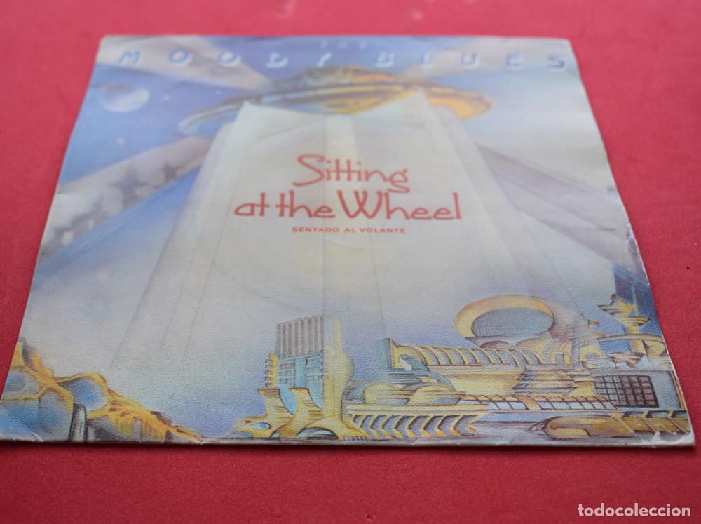 Discos de vinil: THE MOODY BLUES - SITTING AT THE WHEEL - SINGLE 7 '' - 1983