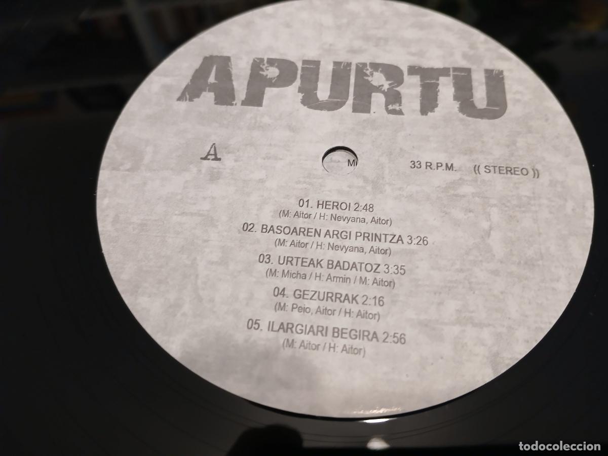 Discos de vinilo: APURTU -ORAIN ASKE ZARA- (2015) LP + CD - Foto 8