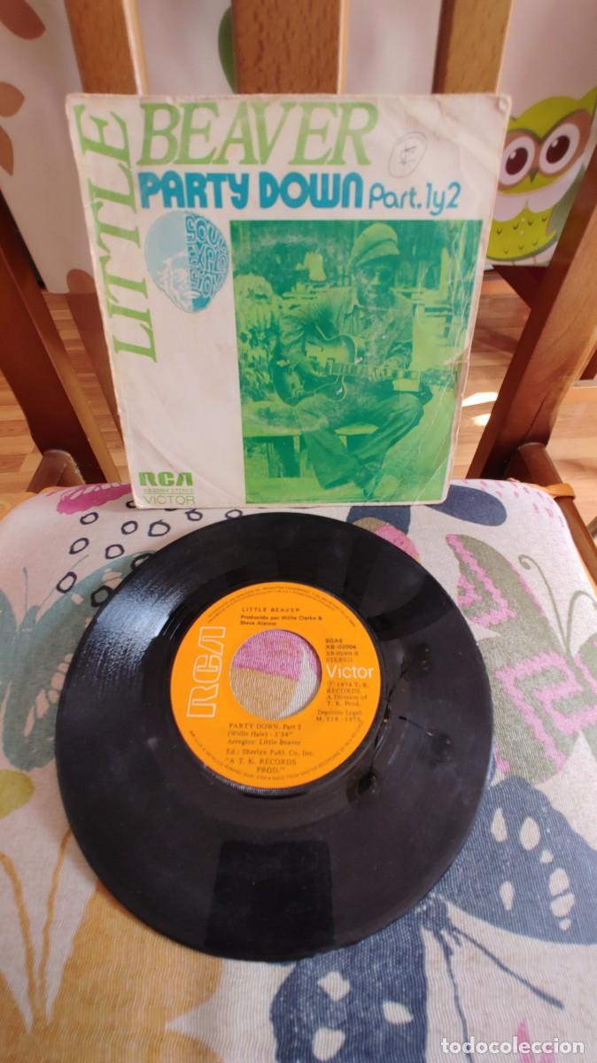 Discos de vinilo: LITTLE BEAVER-SINGLE PARTY DOWN - Foto 1