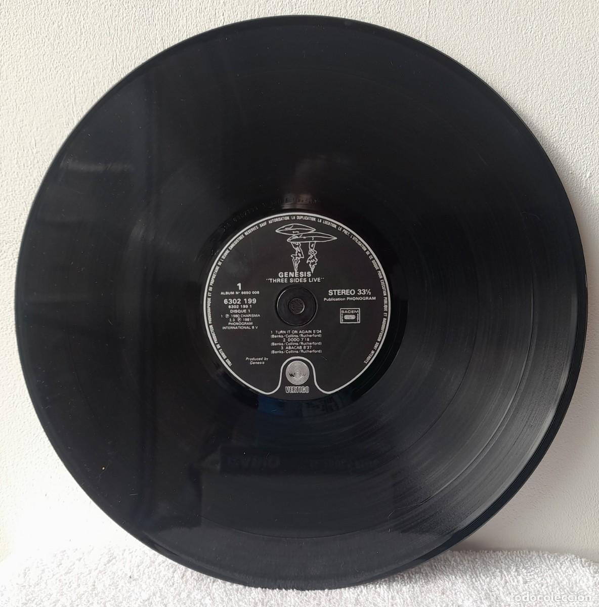 Discos de vinilo: ROCK-G&eacute;nesis. Three Sides Live. A&ntilde;o 1982 - Foto 5