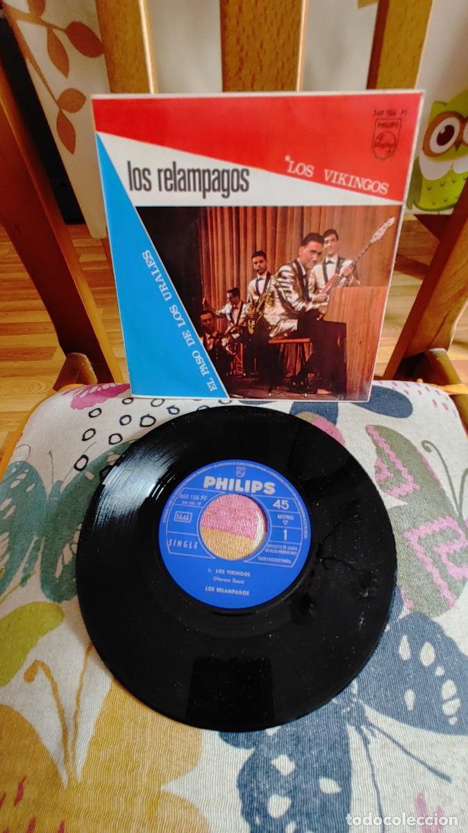 Discos de vinilo: LOS RELAMPAGOS-SINGLE LOS VIKINGOS - Foto 1
