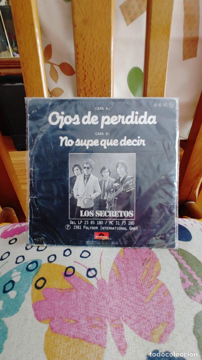 Discos de vinilo: LOS SECRETOS-SINGLE OJOS DE PERDIDA - Foto 2