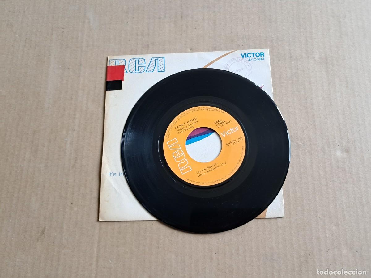 Discos de vinilo: PERRY COMO - IT&acute;S IMPOSSIBLE SINGLE 1971 EDICION ESPA&Ntilde;OLA - Foto 2