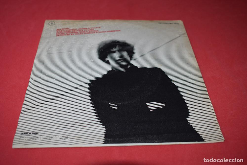 Discos de vinilo: Wilko Johnson &ndash; Down By The Waterside - SINGLE - Foto 3