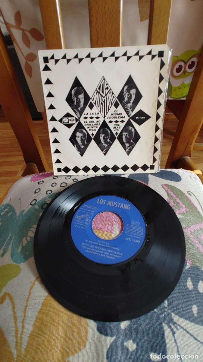 Discos de vinilo: LOS MUSTANG-EP LA LA LA +3 - Foto 1